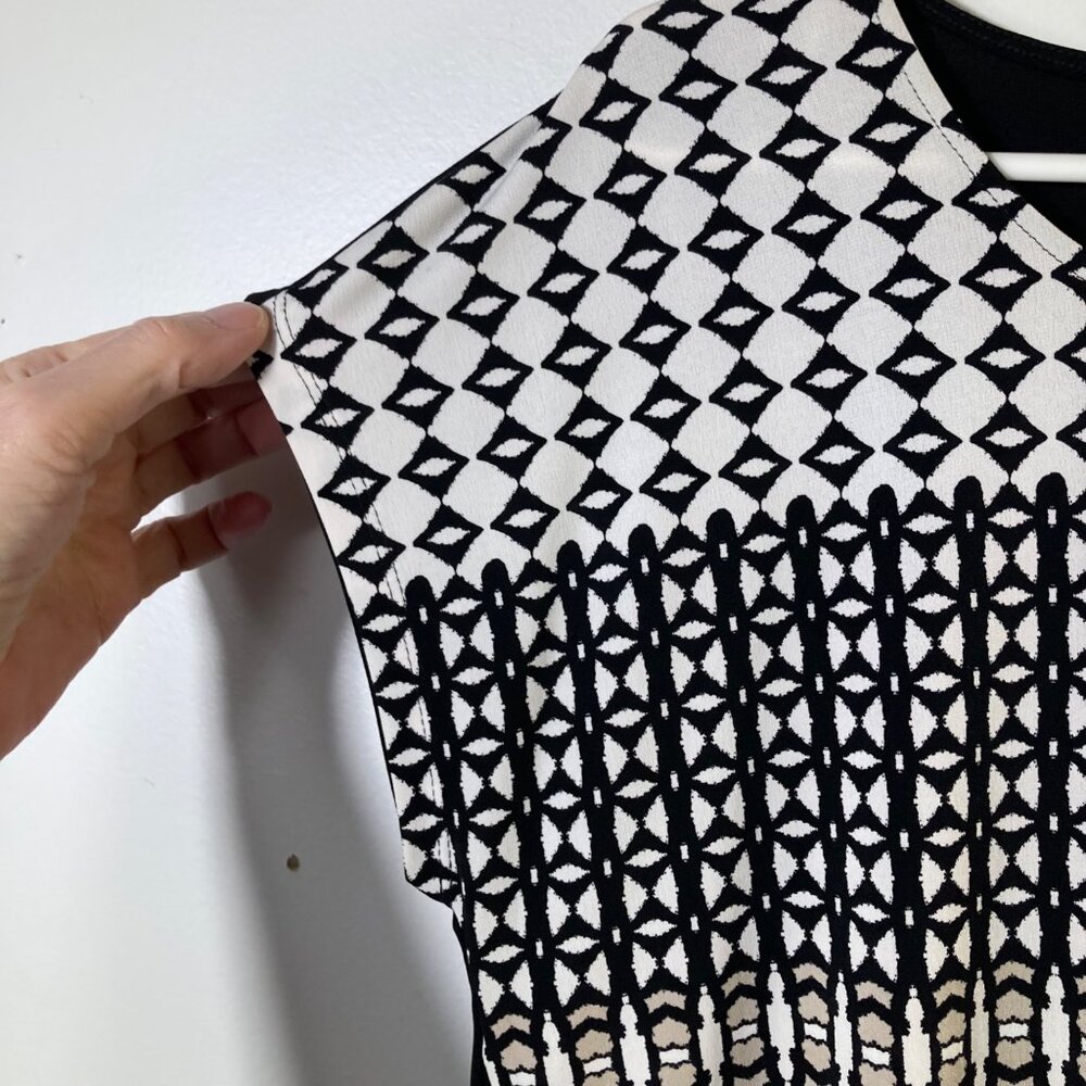 Womens Chicos Geometric Cap Sleeve Top M Black White Beige Polyester Spandex - Picture 4 of 8